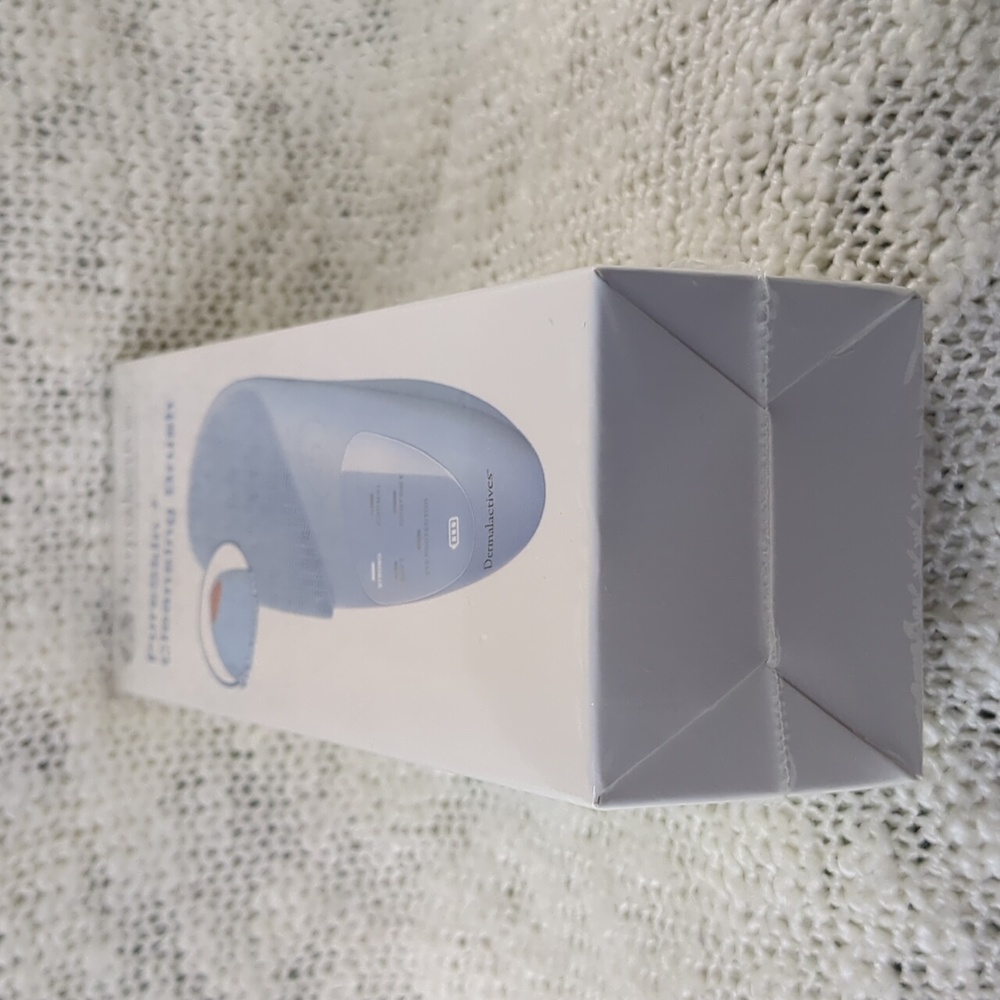 Dermalactives PureSkin+ Cleansing Brush - Picture 9 of 11